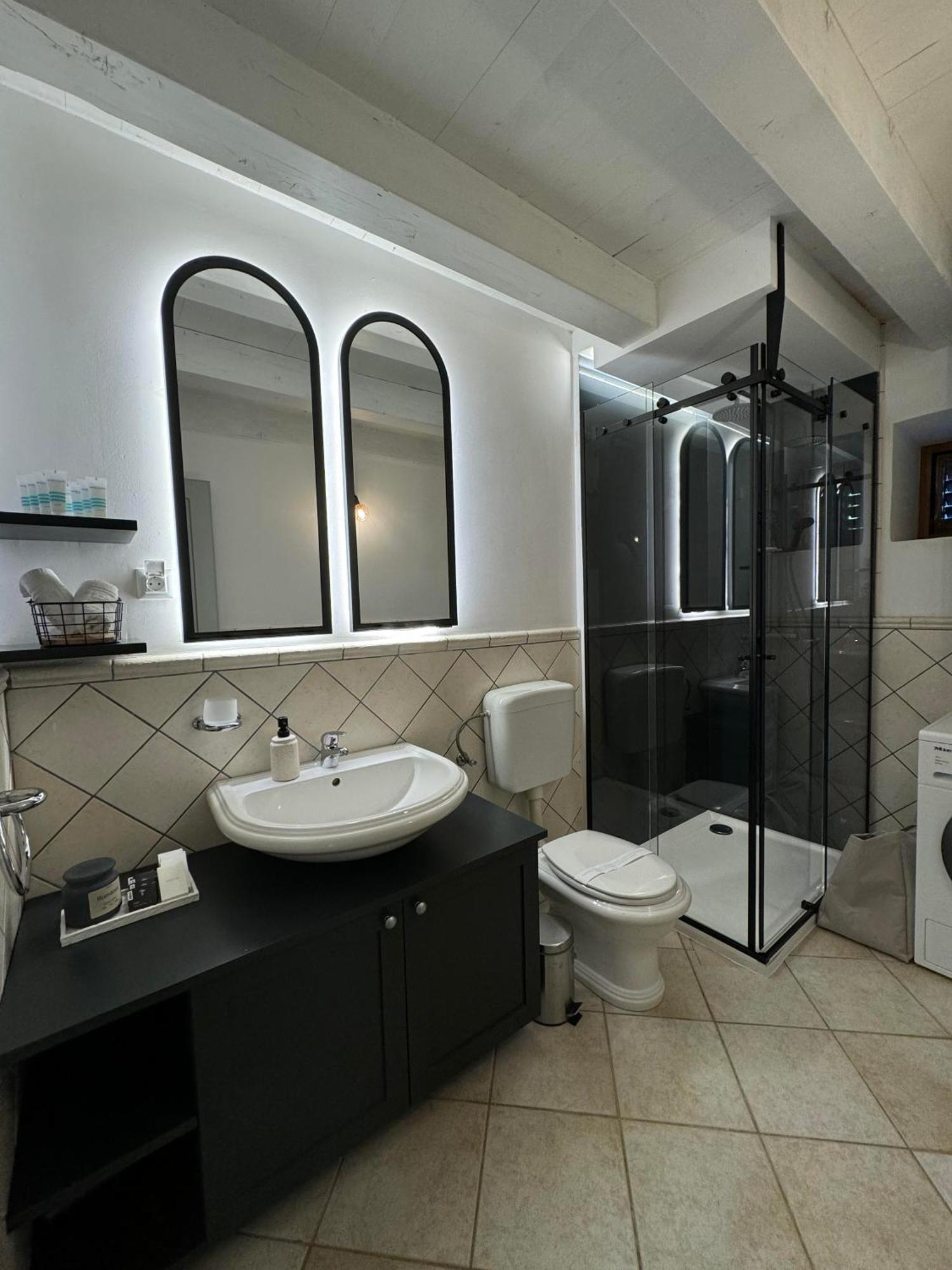 Podgora Experience Suite With Jacuzzi 内里吉恩 外观 照片